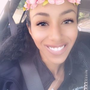 Meet your Posher, Desiree